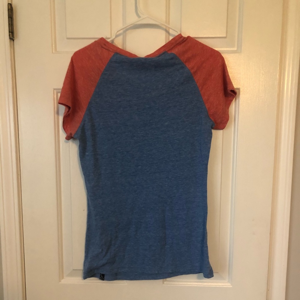 Women’s Chicago Cubs T-shirt - Picture 2 of 3